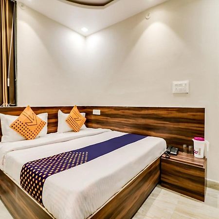 Spot On 69549 Hotel Shri Ram Kashi Muthiganj Eksteriør bilde