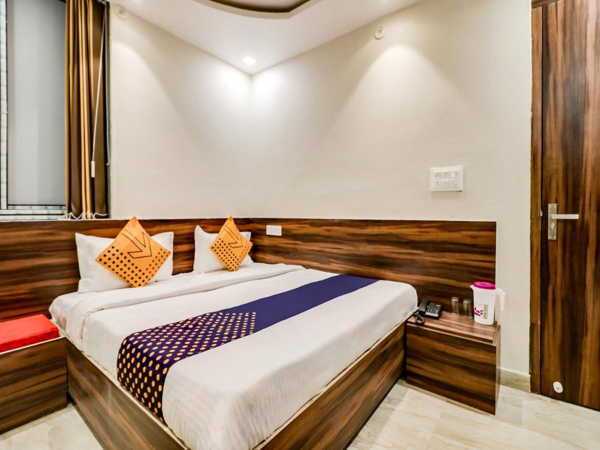Spot On 69549 Hotel Shri Ram Kashi Muthiganj Eksteriør bilde
